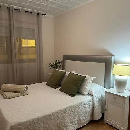 Apartment Spacious Near The Sea
